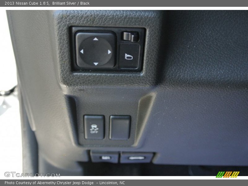 Brilliant Silver / Black 2013 Nissan Cube 1.8 S