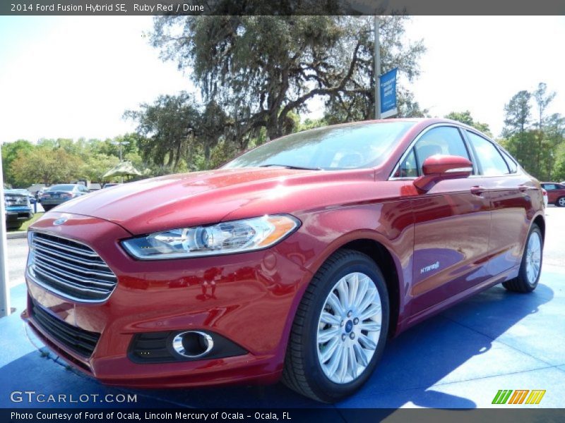 Ruby Red / Dune 2014 Ford Fusion Hybrid SE