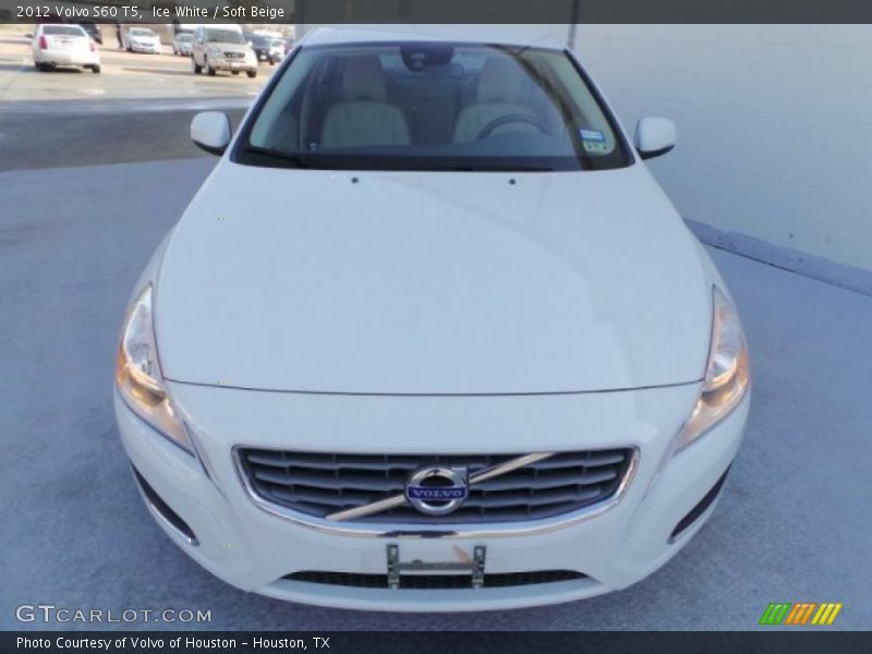 Ice White / Soft Beige 2012 Volvo S60 T5