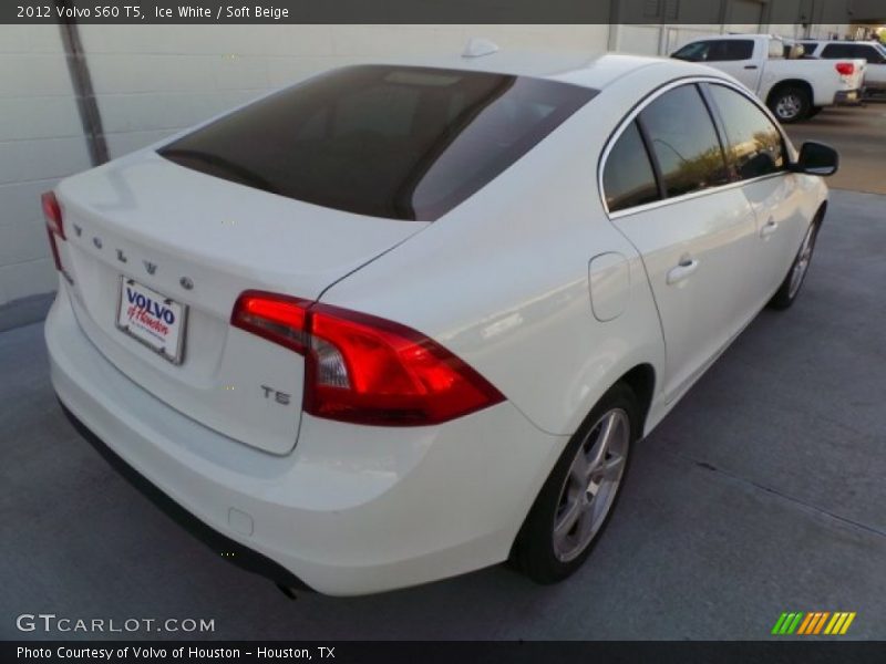 Ice White / Soft Beige 2012 Volvo S60 T5