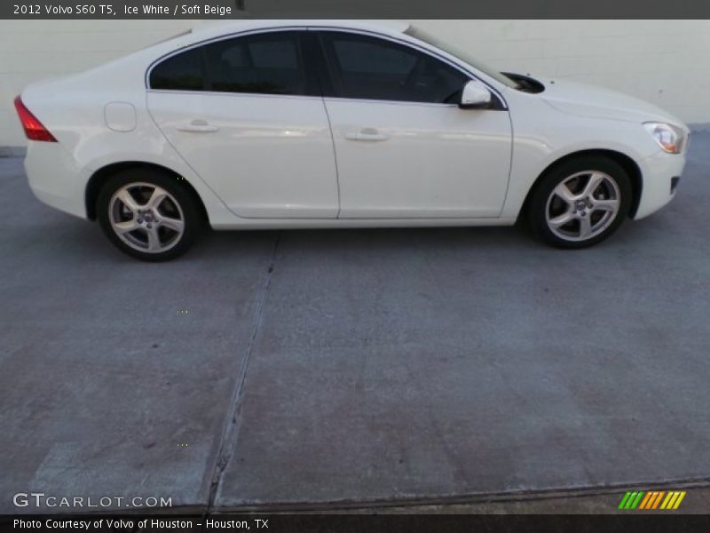 Ice White / Soft Beige 2012 Volvo S60 T5