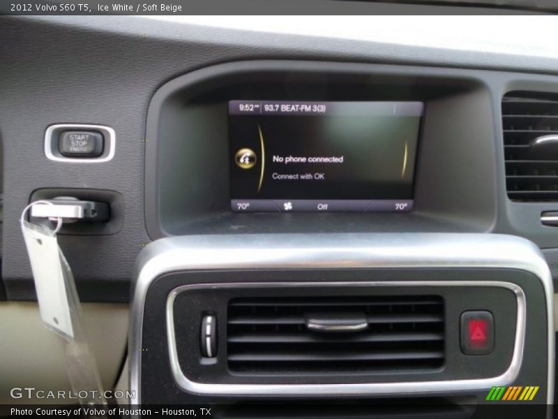 Ice White / Soft Beige 2012 Volvo S60 T5