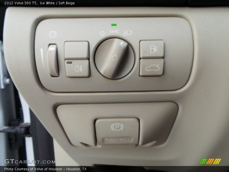 Ice White / Soft Beige 2012 Volvo S60 T5