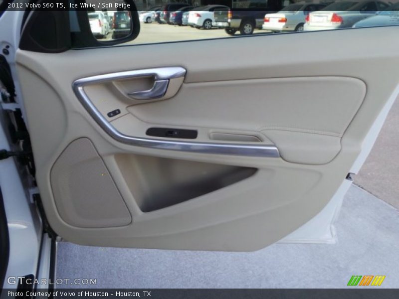 Ice White / Soft Beige 2012 Volvo S60 T5