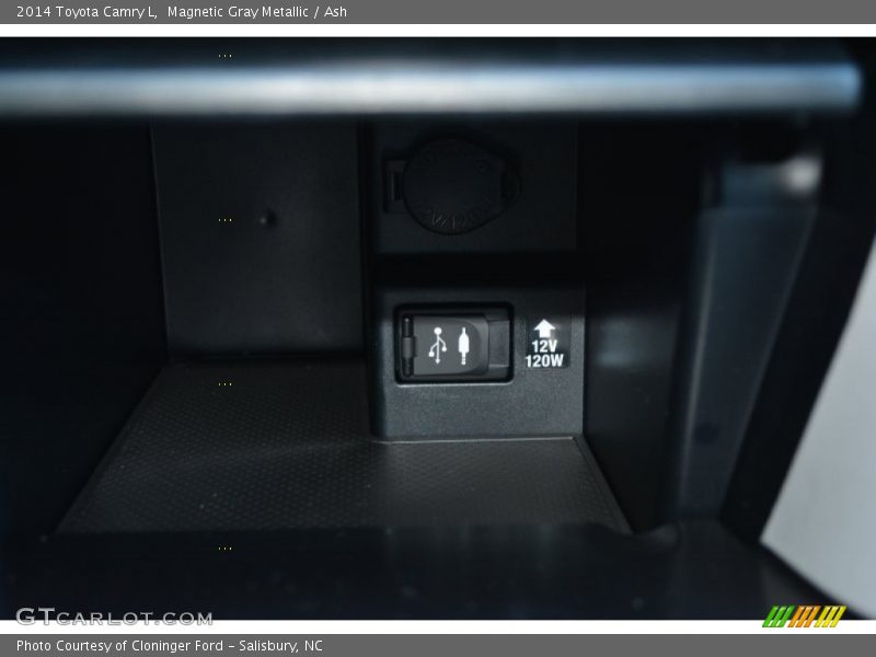 Magnetic Gray Metallic / Ash 2014 Toyota Camry L