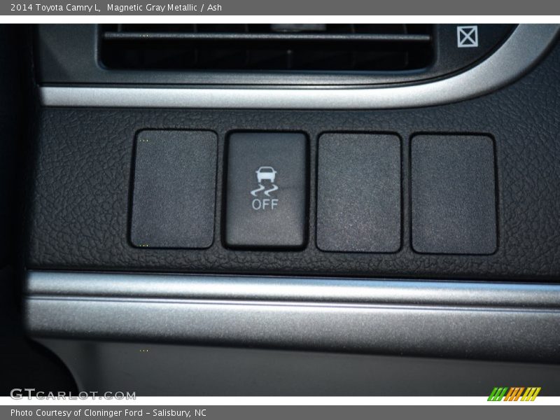 Magnetic Gray Metallic / Ash 2014 Toyota Camry L