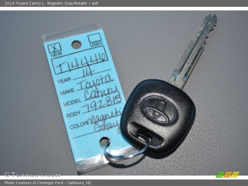 Magnetic Gray Metallic / Ash 2014 Toyota Camry L