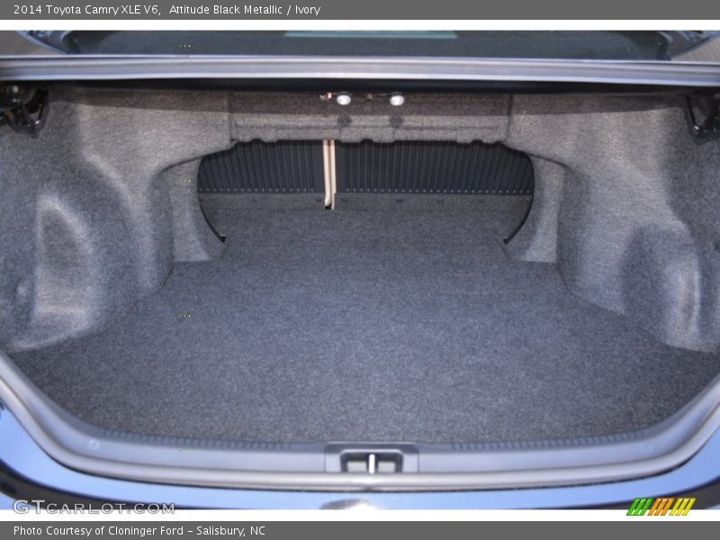 Attitude Black Metallic / Ivory 2014 Toyota Camry XLE V6