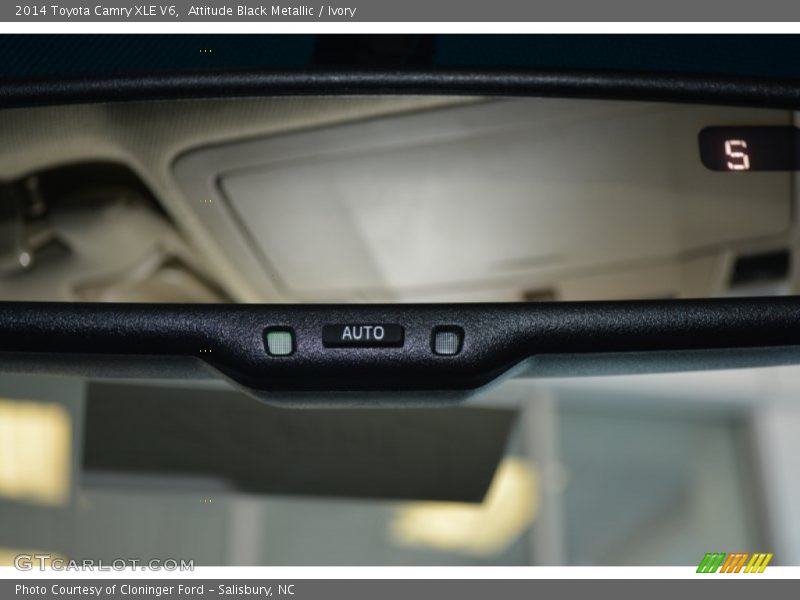 Attitude Black Metallic / Ivory 2014 Toyota Camry XLE V6