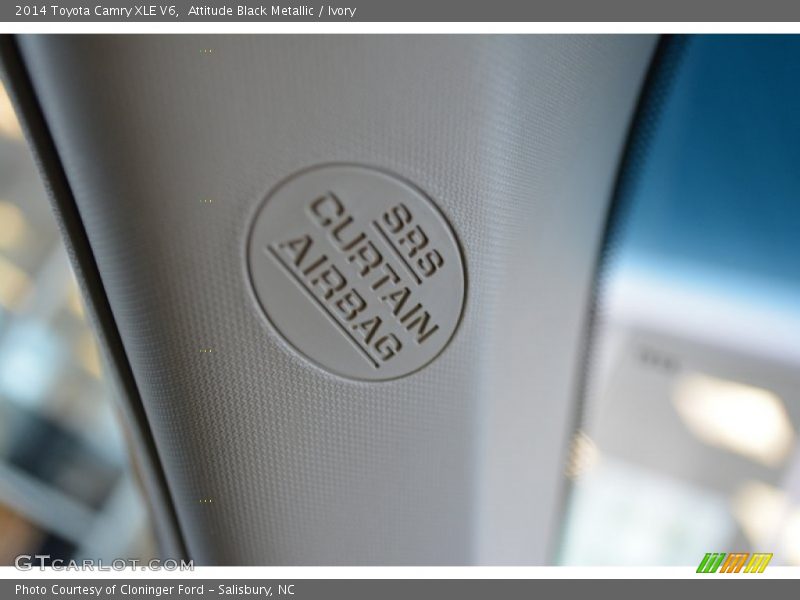 Attitude Black Metallic / Ivory 2014 Toyota Camry XLE V6