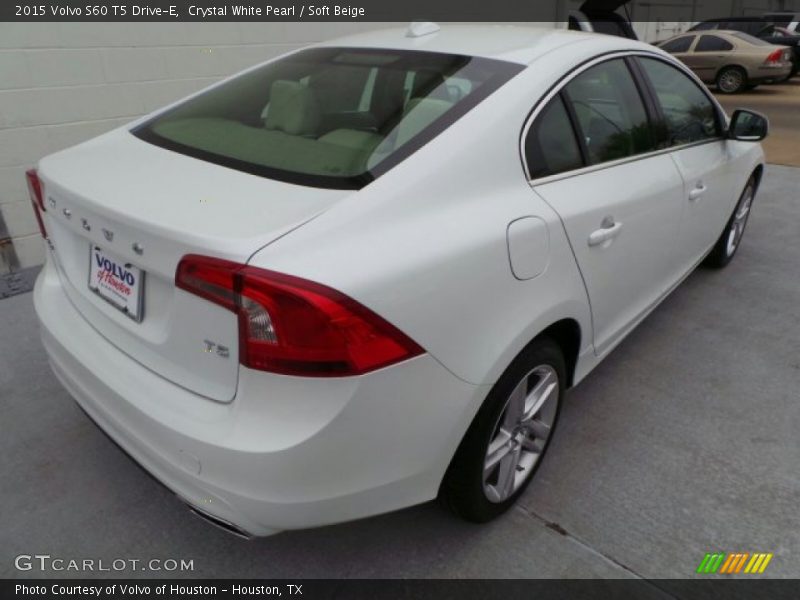 Crystal White Pearl / Soft Beige 2015 Volvo S60 T5 Drive-E