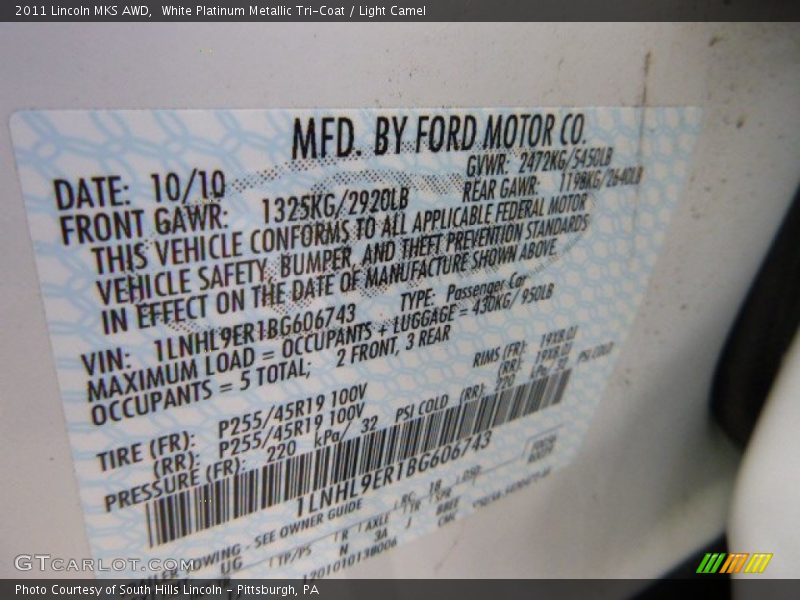 White Platinum Metallic Tri-Coat / Light Camel 2011 Lincoln MKS AWD