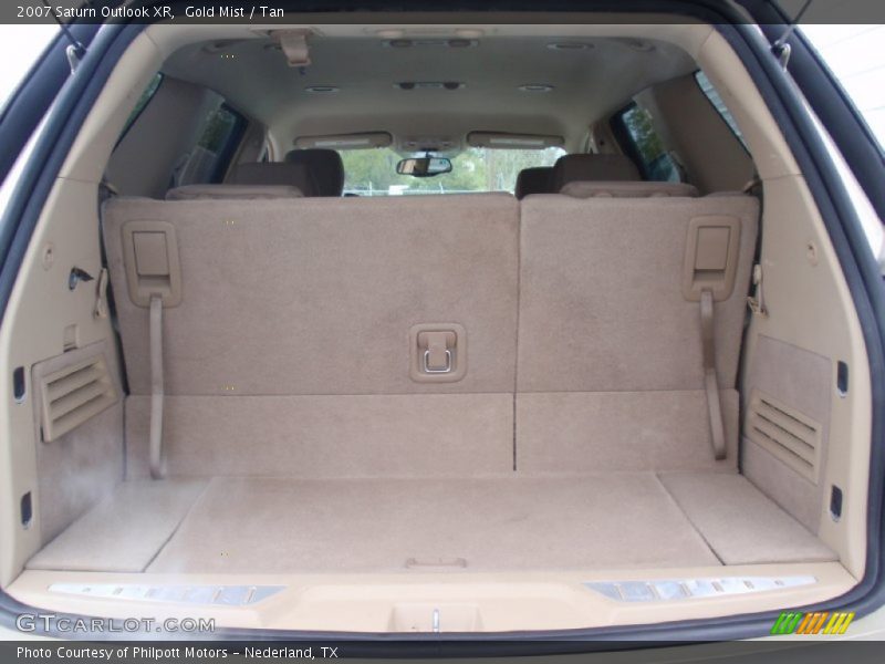 Gold Mist / Tan 2007 Saturn Outlook XR
