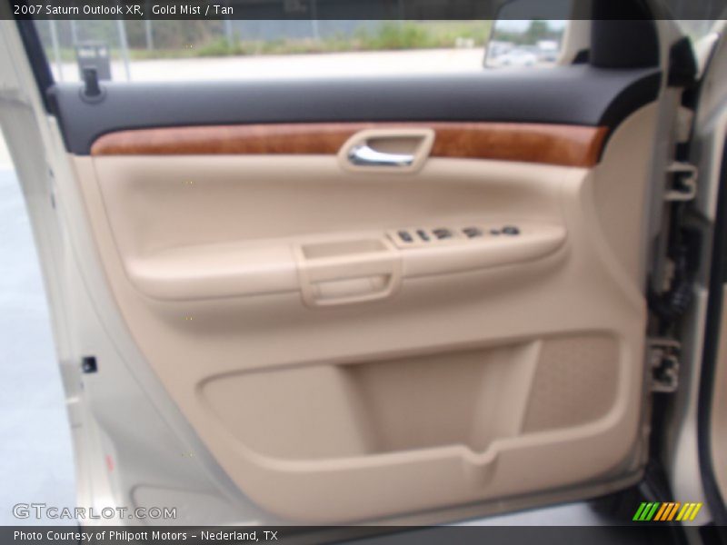 Gold Mist / Tan 2007 Saturn Outlook XR