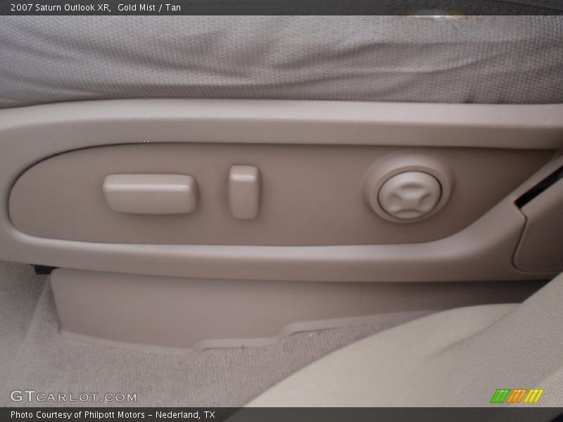 Gold Mist / Tan 2007 Saturn Outlook XR