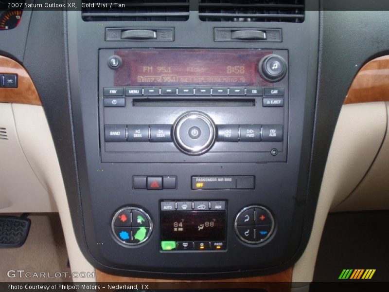 Gold Mist / Tan 2007 Saturn Outlook XR
