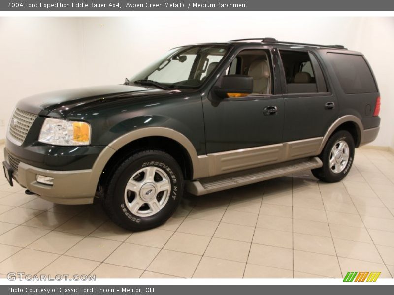 Front 3/4 View of 2004 Expedition Eddie Bauer 4x4