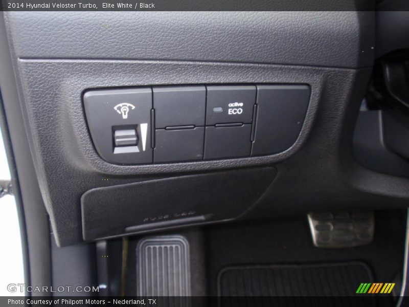 Elite White / Black 2014 Hyundai Veloster Turbo