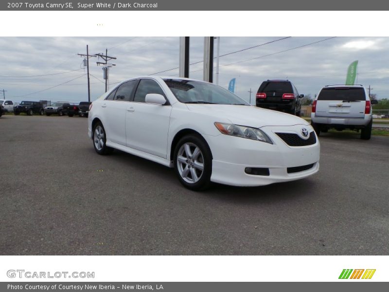 Super White / Dark Charcoal 2007 Toyota Camry SE