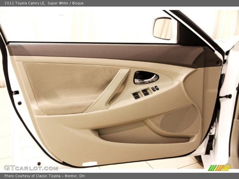 Super White / Bisque 2011 Toyota Camry LE