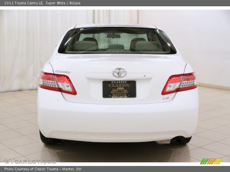 Super White / Bisque 2011 Toyota Camry LE