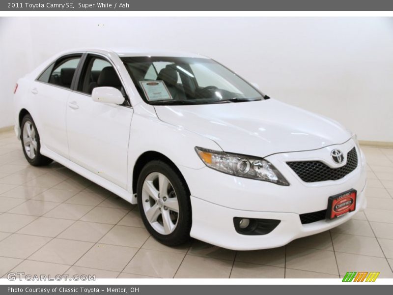 Super White / Ash 2011 Toyota Camry SE