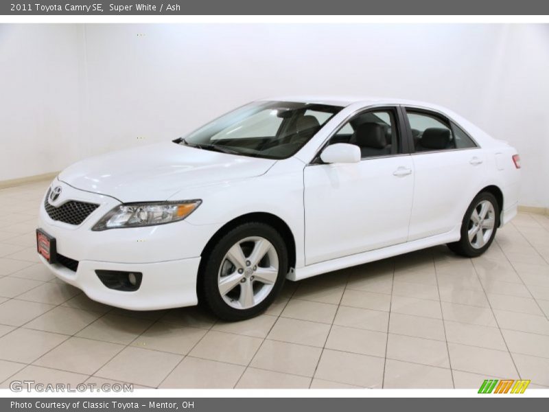 Super White / Ash 2011 Toyota Camry SE