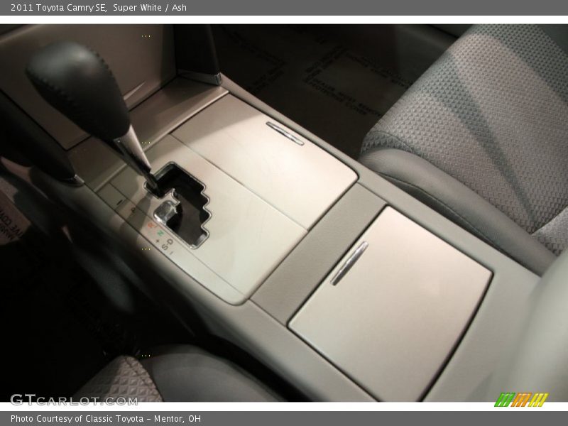 Super White / Ash 2011 Toyota Camry SE