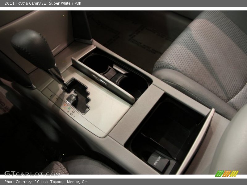 Super White / Ash 2011 Toyota Camry SE