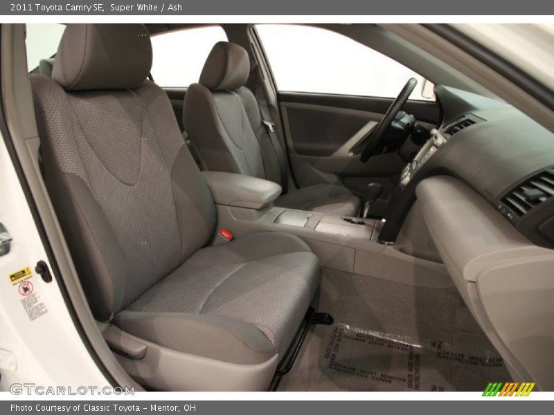 Super White / Ash 2011 Toyota Camry SE