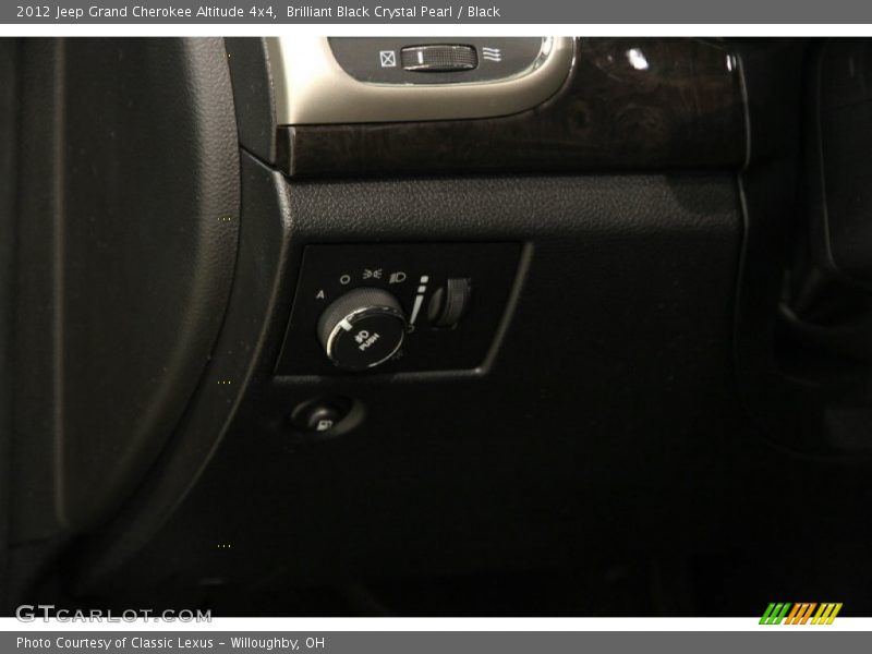 Brilliant Black Crystal Pearl / Black 2012 Jeep Grand Cherokee Altitude 4x4
