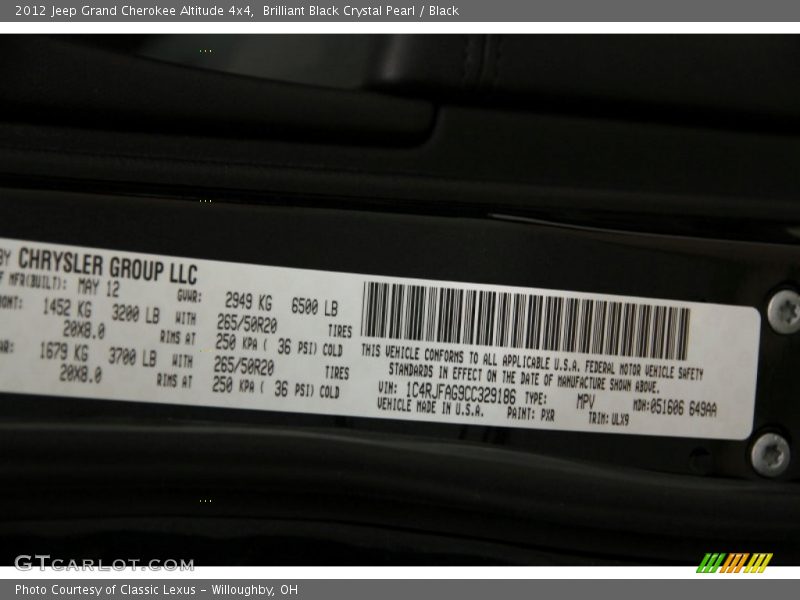 Brilliant Black Crystal Pearl / Black 2012 Jeep Grand Cherokee Altitude 4x4
