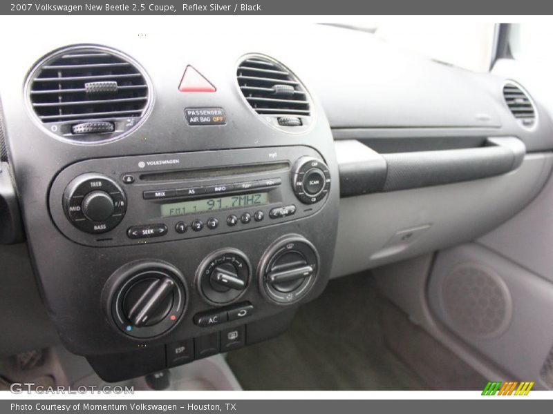 Reflex Silver / Black 2007 Volkswagen New Beetle 2.5 Coupe