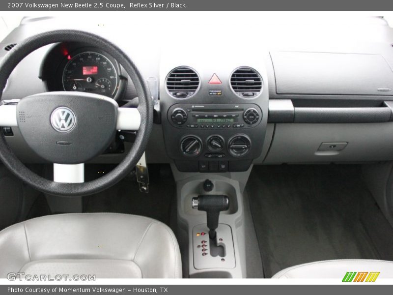Reflex Silver / Black 2007 Volkswagen New Beetle 2.5 Coupe
