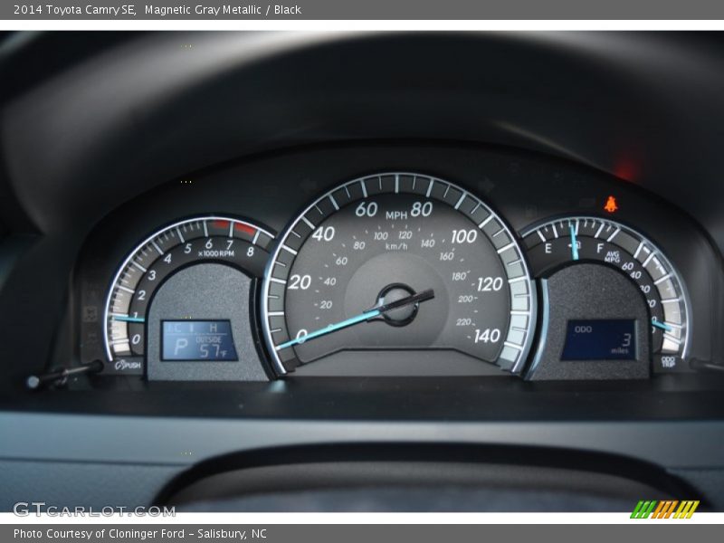 Magnetic Gray Metallic / Black 2014 Toyota Camry SE
