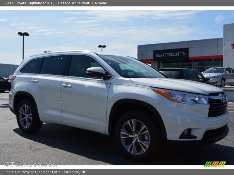Blizzard White Pearl / Almond 2014 Toyota Highlander XLE
