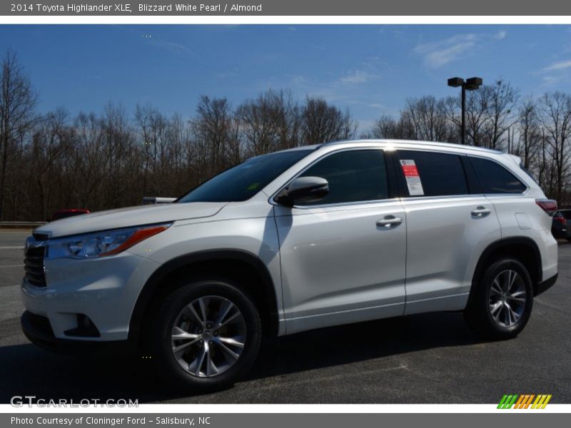 Blizzard White Pearl / Almond 2014 Toyota Highlander XLE