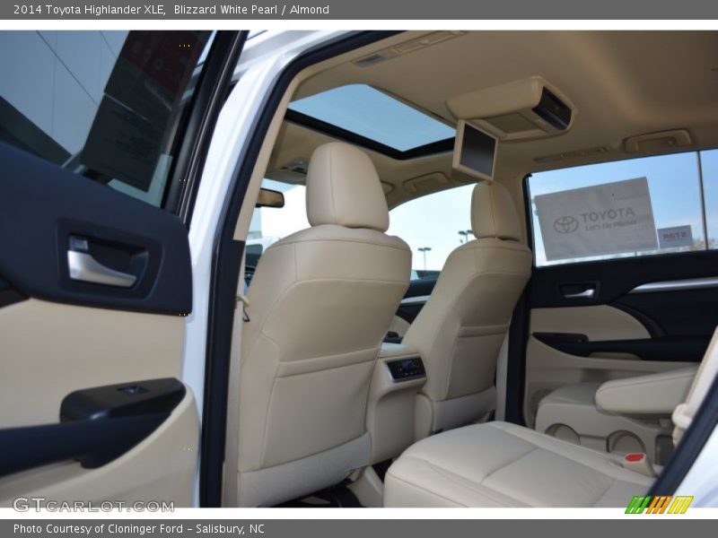 Blizzard White Pearl / Almond 2014 Toyota Highlander XLE