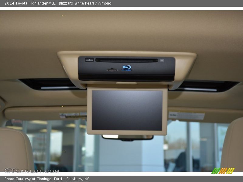 Blizzard White Pearl / Almond 2014 Toyota Highlander XLE