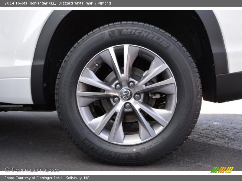 Blizzard White Pearl / Almond 2014 Toyota Highlander XLE