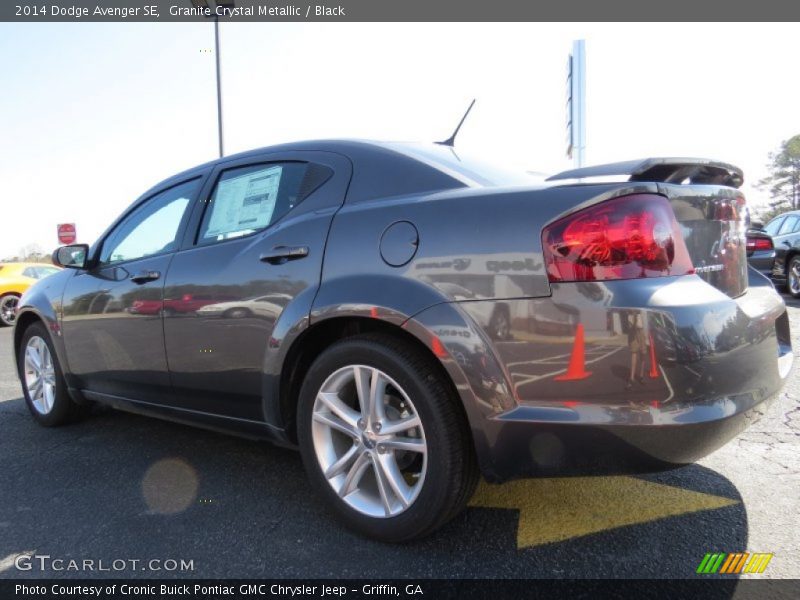 Granite Crystal Metallic / Black 2014 Dodge Avenger SE