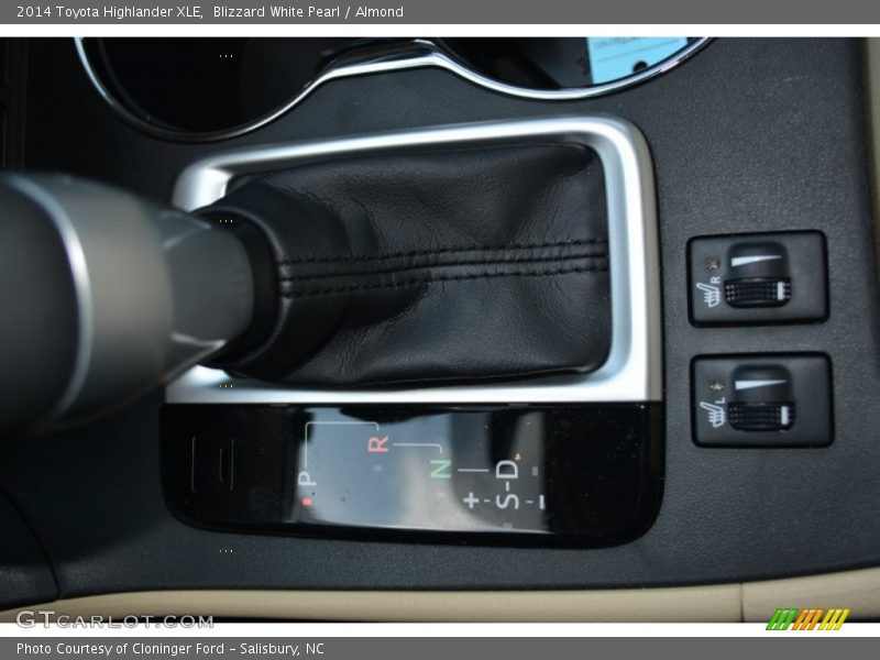 Blizzard White Pearl / Almond 2014 Toyota Highlander XLE