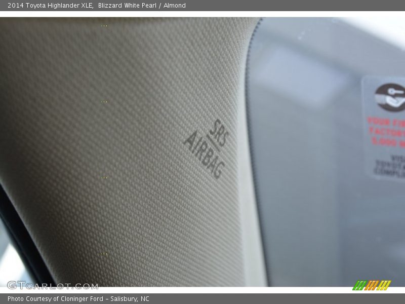 Blizzard White Pearl / Almond 2014 Toyota Highlander XLE