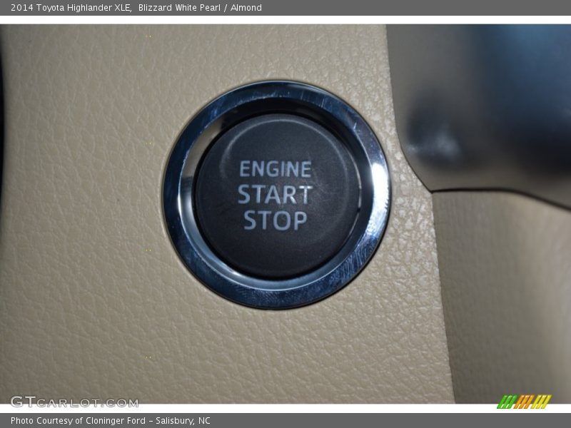 Blizzard White Pearl / Almond 2014 Toyota Highlander XLE