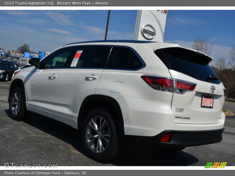 Blizzard White Pearl / Almond 2014 Toyota Highlander XLE