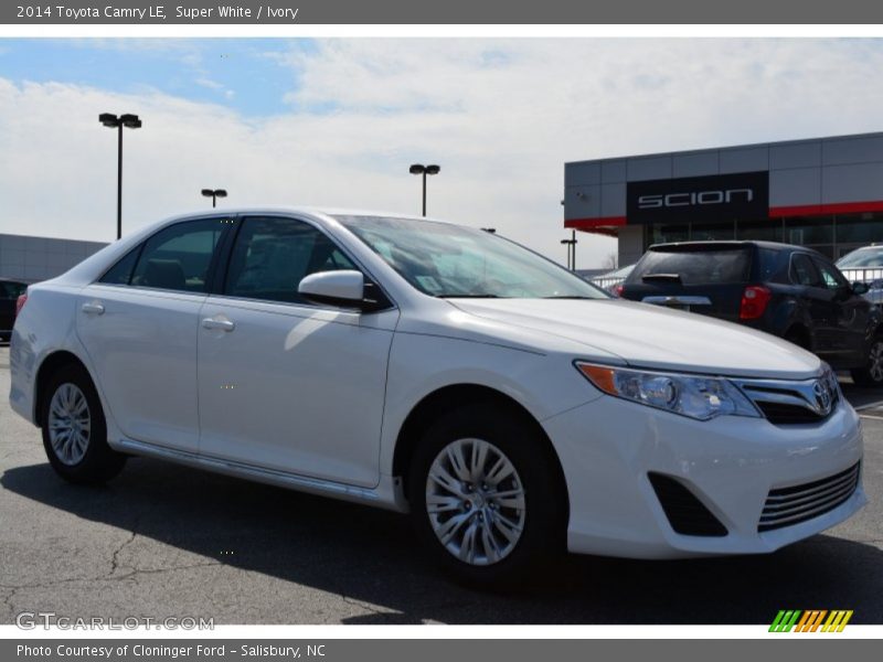 Super White / Ivory 2014 Toyota Camry LE
