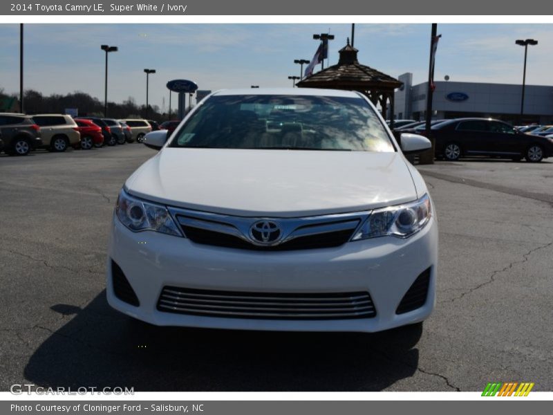 Super White / Ivory 2014 Toyota Camry LE