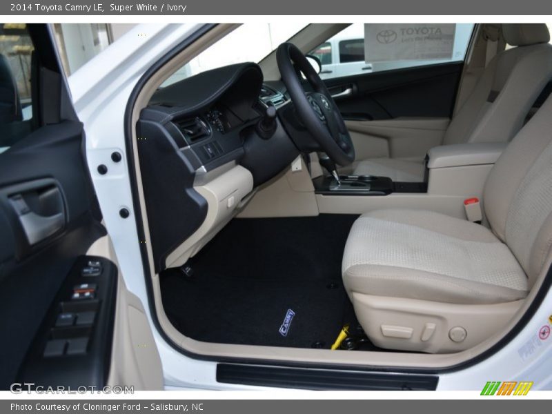 Super White / Ivory 2014 Toyota Camry LE