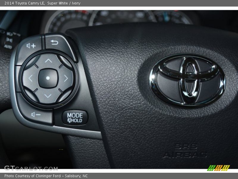 Super White / Ivory 2014 Toyota Camry LE