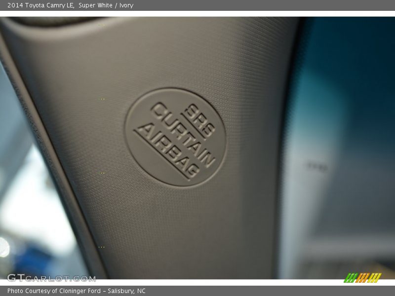 Super White / Ivory 2014 Toyota Camry LE